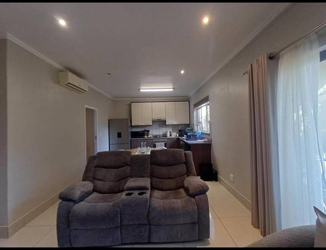2 BEDROOM APARTMENT FOR SALE IN UMHLANGA RIDGE